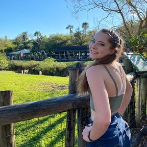 Meet your Posher, Raina